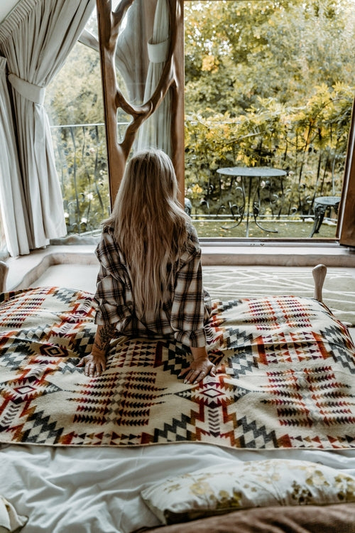 Handcrafted Ecuadorian Queen Blanket - Campfire Ash | Secoya Throw