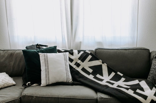 Handcrafted Ecuadorian Queen Blanket - Natural Black | Destino Throw