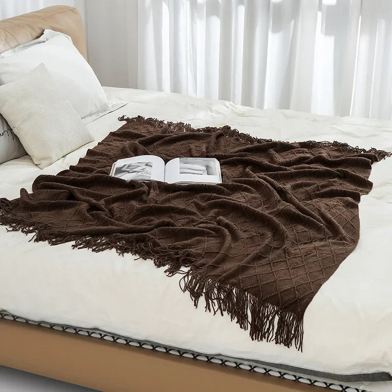 Nordic Knitted Throw Blanket - Soft Shawl for Sofa & Bed