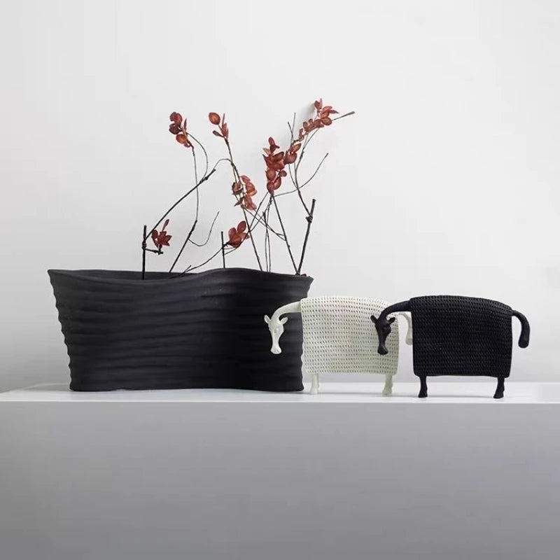 Vintage Minimalist Home Decor Ornament - Designer Accent for Living Room & Entryway