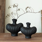 Retro Sculptural Vase - Creative Desktop Ornament for Living Room & Flower Arrangement