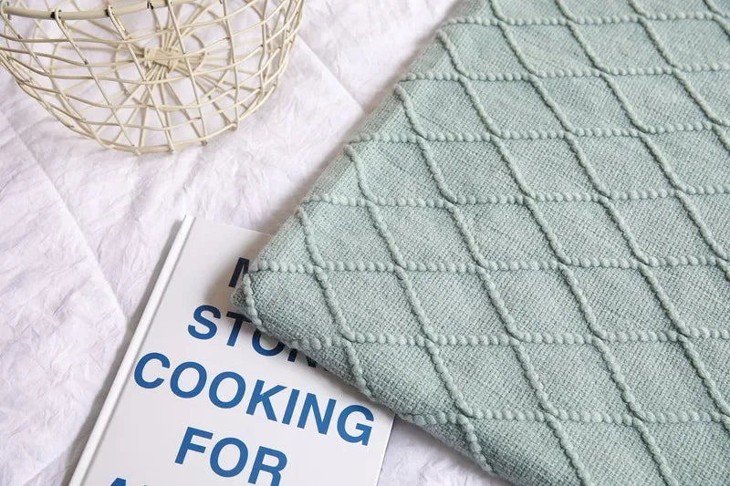 Nordic Knitted Throw Blanket - Soft Shawl for Sofa & Bed