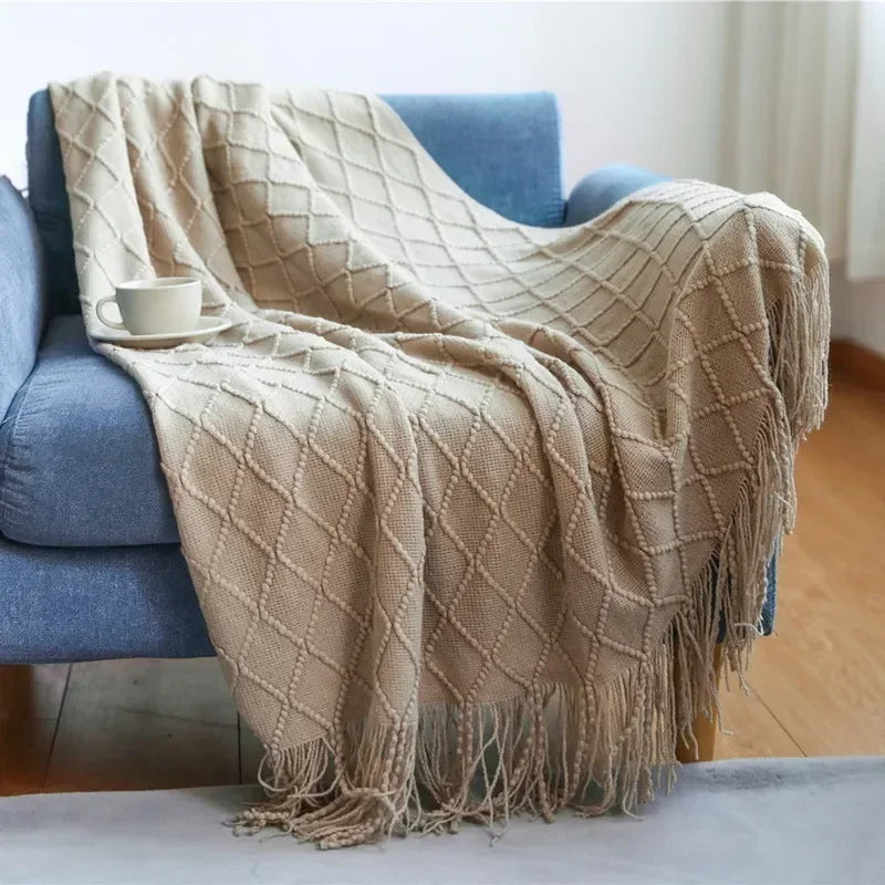 Nordic Knitted Throw Blanket - Soft Shawl for Sofa & Bed