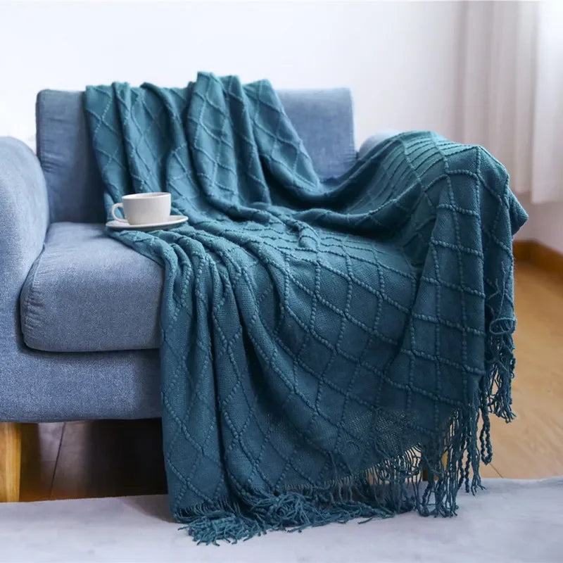Nordic Knitted Throw Blanket - Soft Shawl for Sofa & Bed