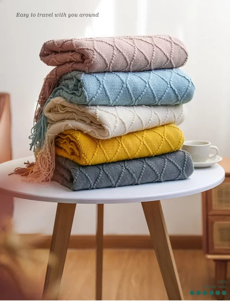 Nordic Knitted Throw Blanket - Soft Shawl for Sofa & Bed