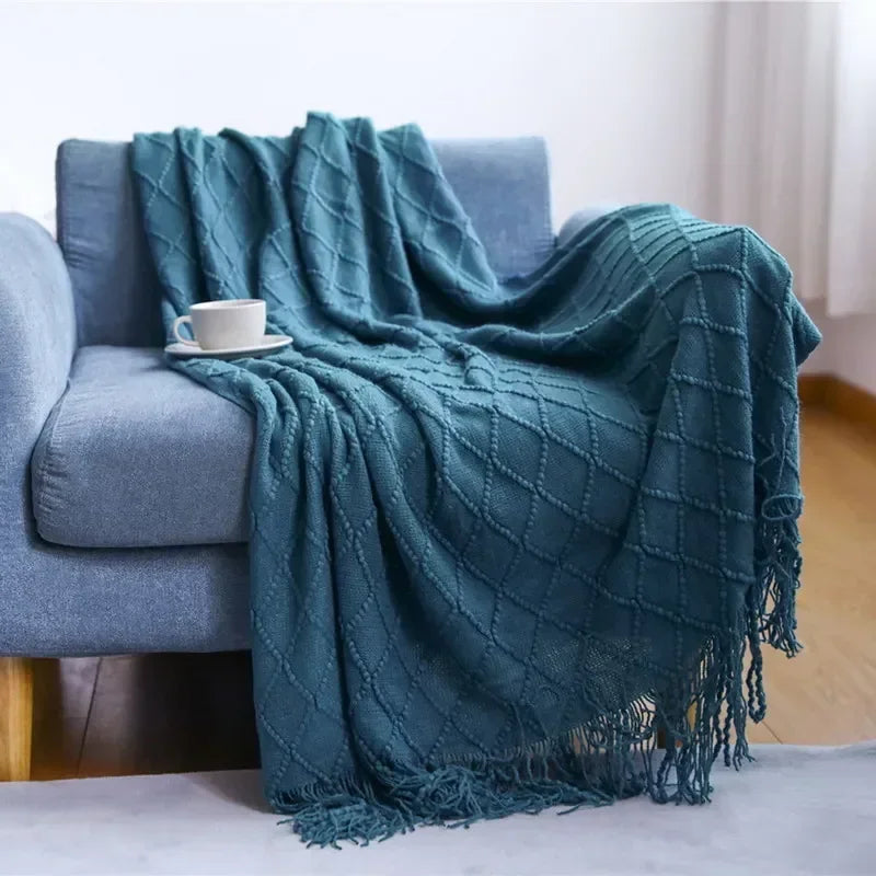 Nordic Knitted Throw Blanket - Soft Shawl for Sofa & Bed