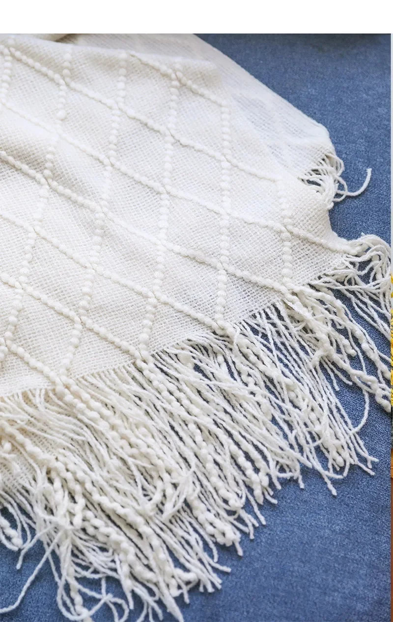 Nordic Knitted Throw Blanket - Soft Shawl for Sofa & Bed