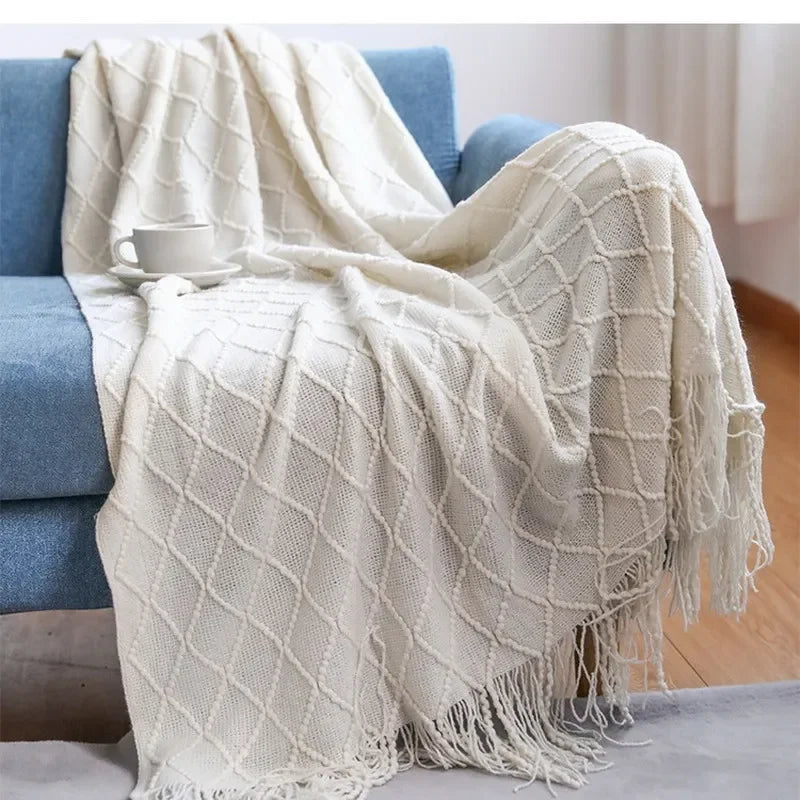 Nordic Knitted Throw Blanket - Soft Shawl for Sofa & Bed