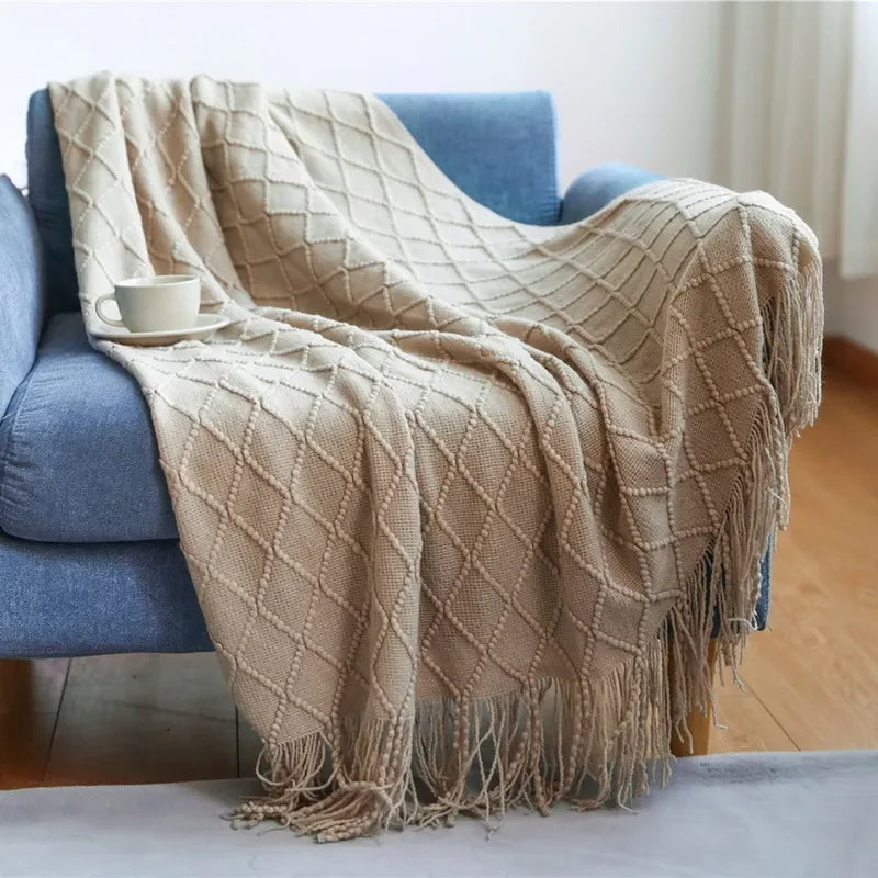 Nordic Knitted Throw Blanket - Soft Shawl for Sofa & Bed
